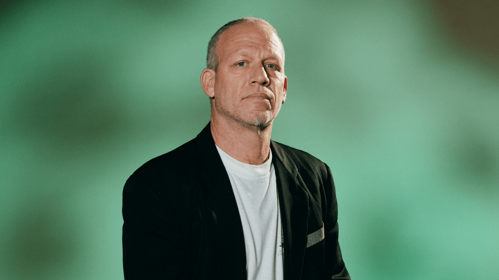 Single review: Lookie by Avishai Cohen